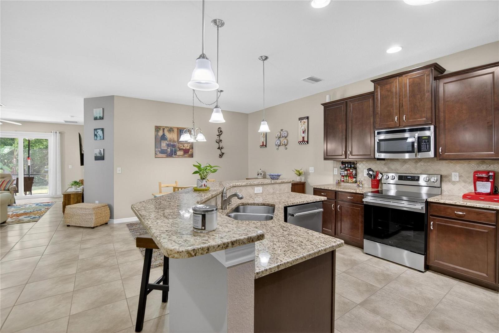 Image 9 of 61 For 7418 Surrey Pines Drive