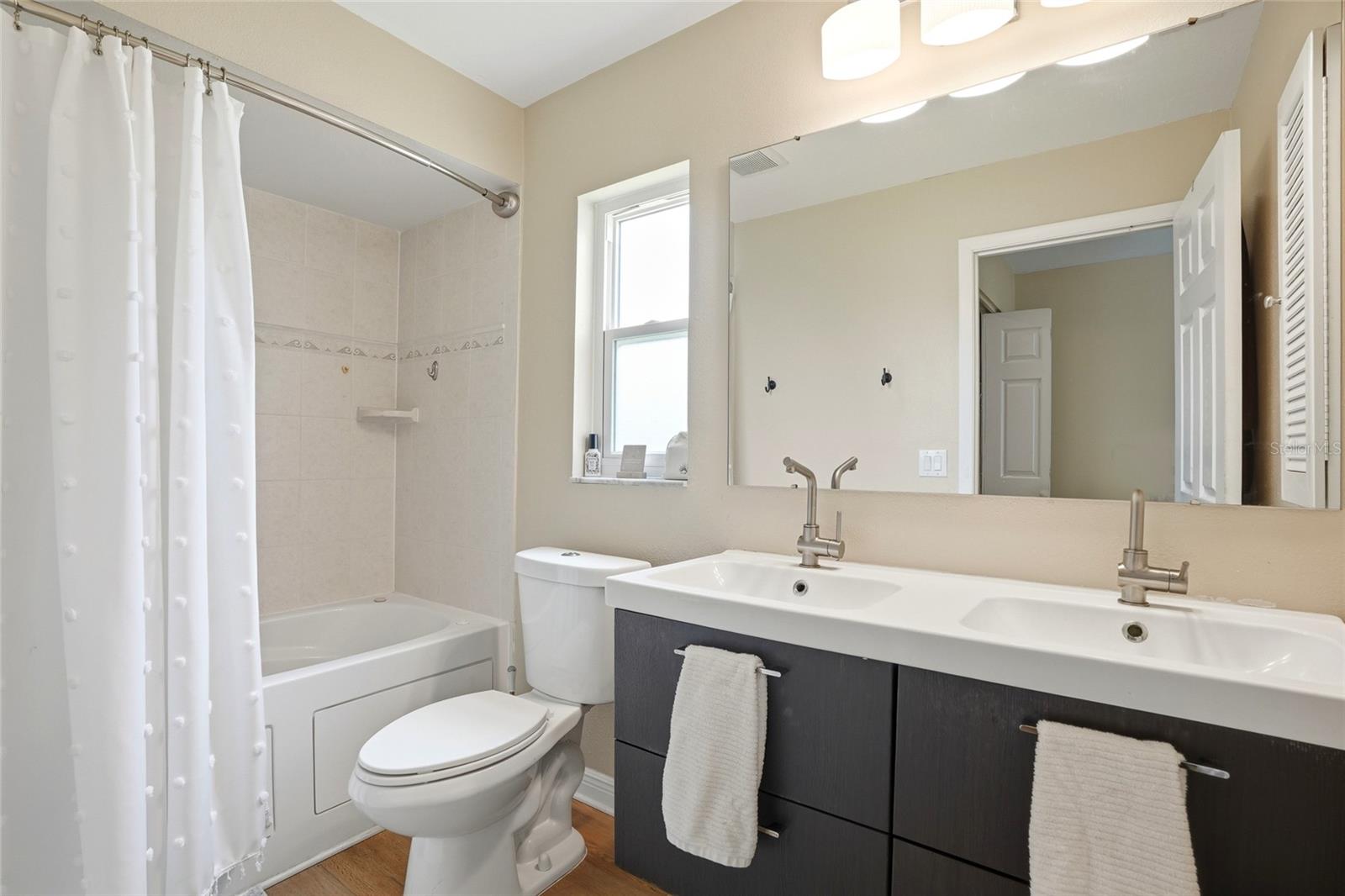 Image 15 of 49 For 2089 Swan Lane