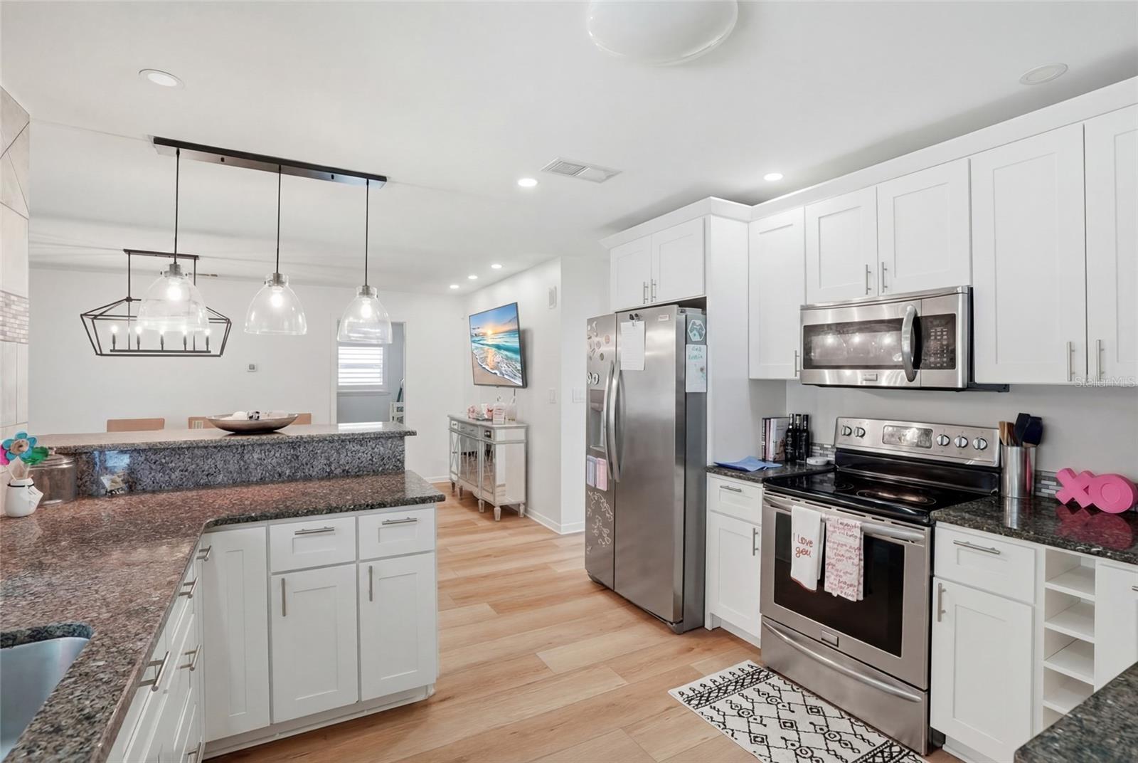 Image 17 of 49 For 2089 Swan Lane