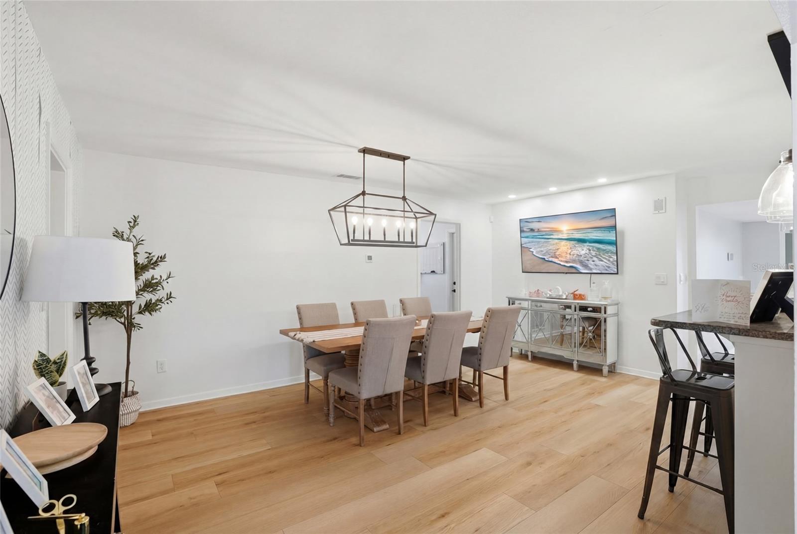 Image 22 of 49 For 2089 Swan Lane