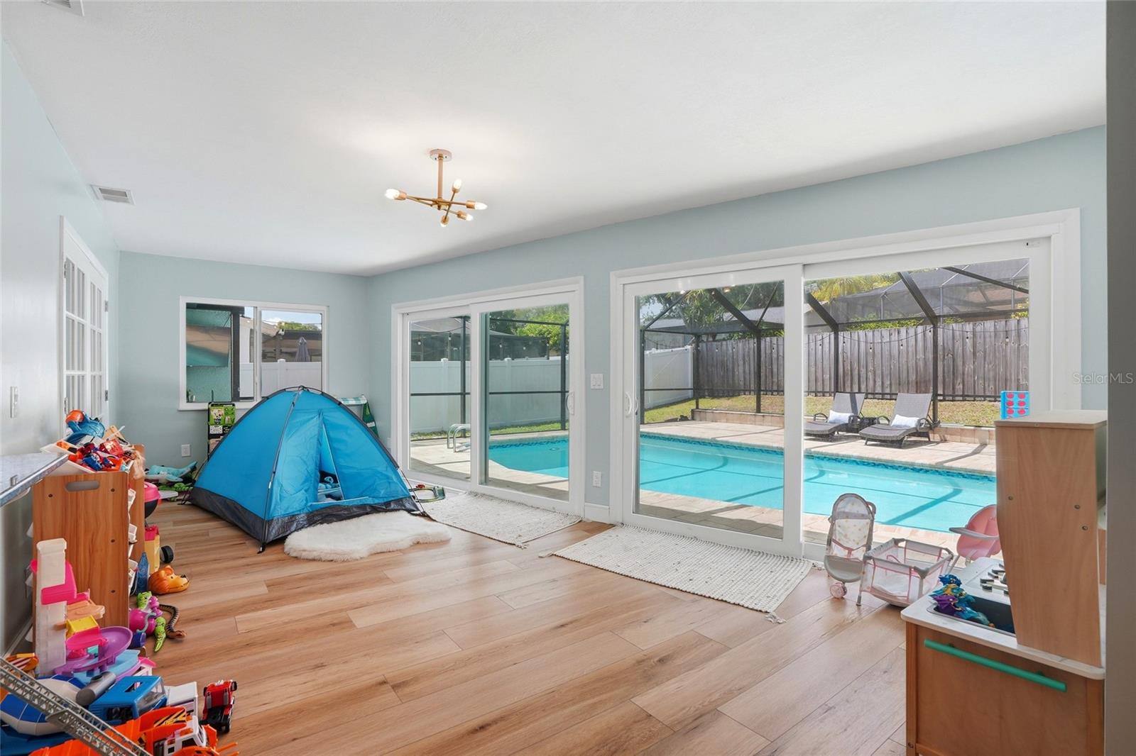 Image 25 of 49 For 2089 Swan Lane