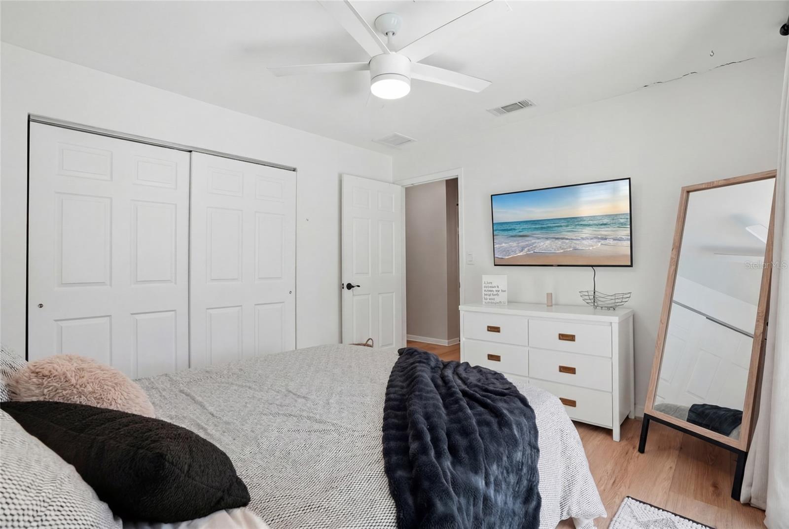 Image 29 of 49 For 2089 Swan Lane