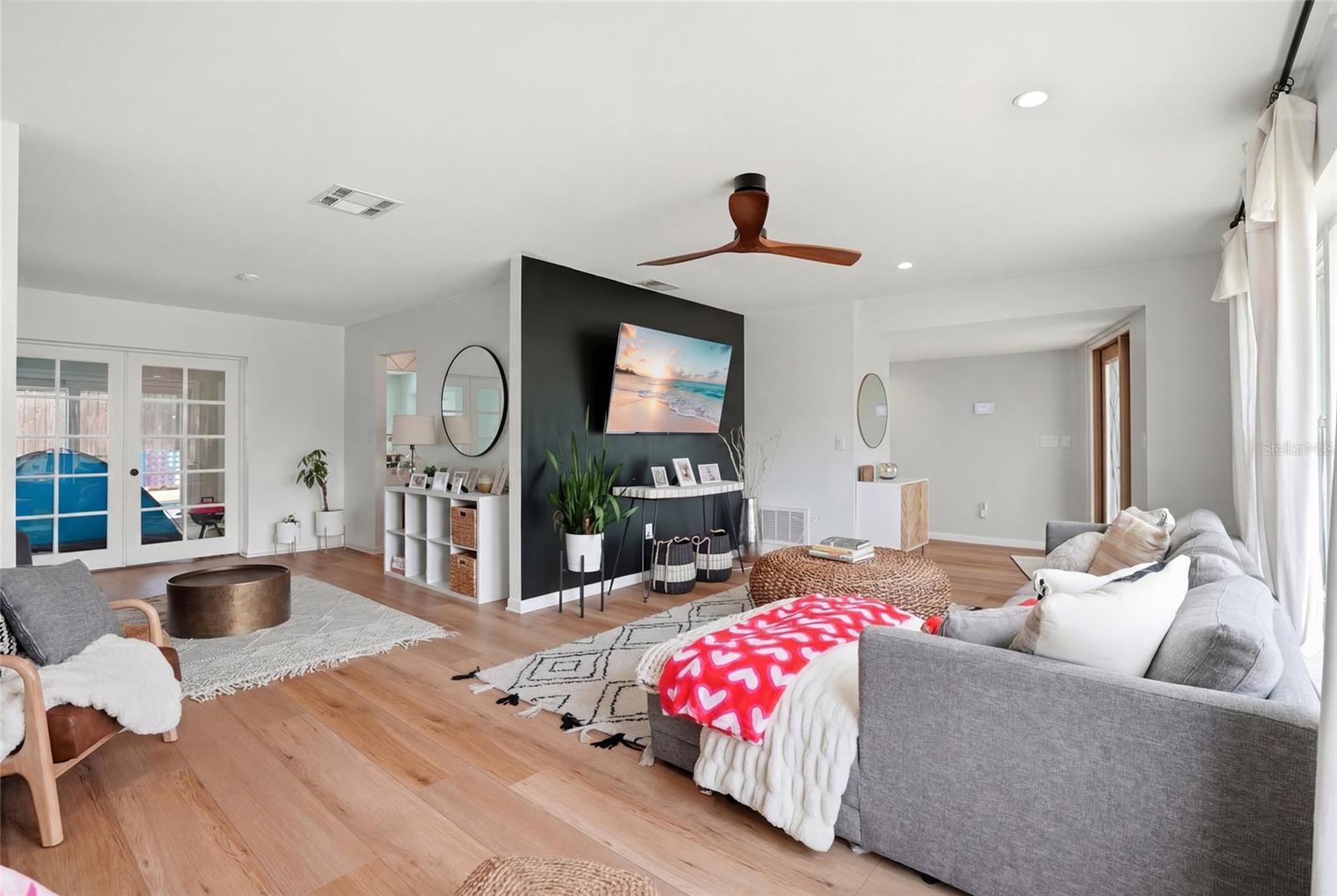 Image 7 of 49 For 2089 Swan Lane