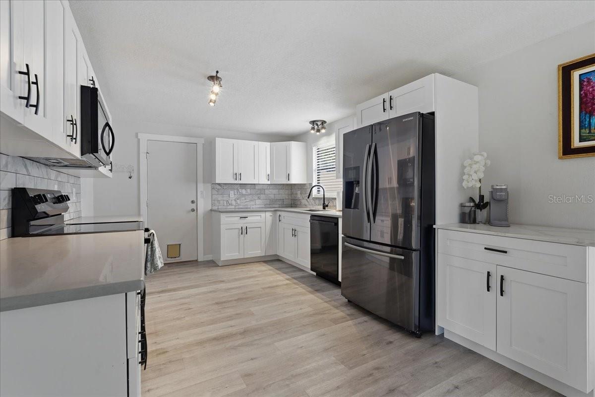 Image 17 of 43 For 300 Sweetgum Court