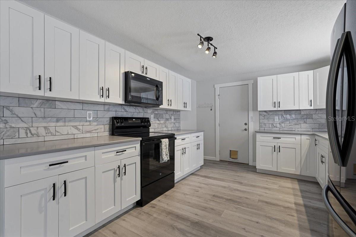 Image 5 of 43 For 300 Sweetgum Court