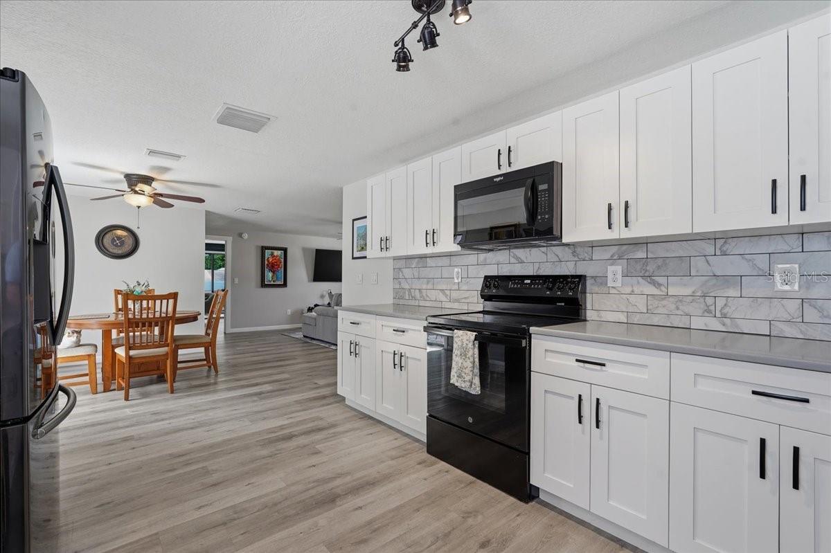 Image 6 of 43 For 300 Sweetgum Court