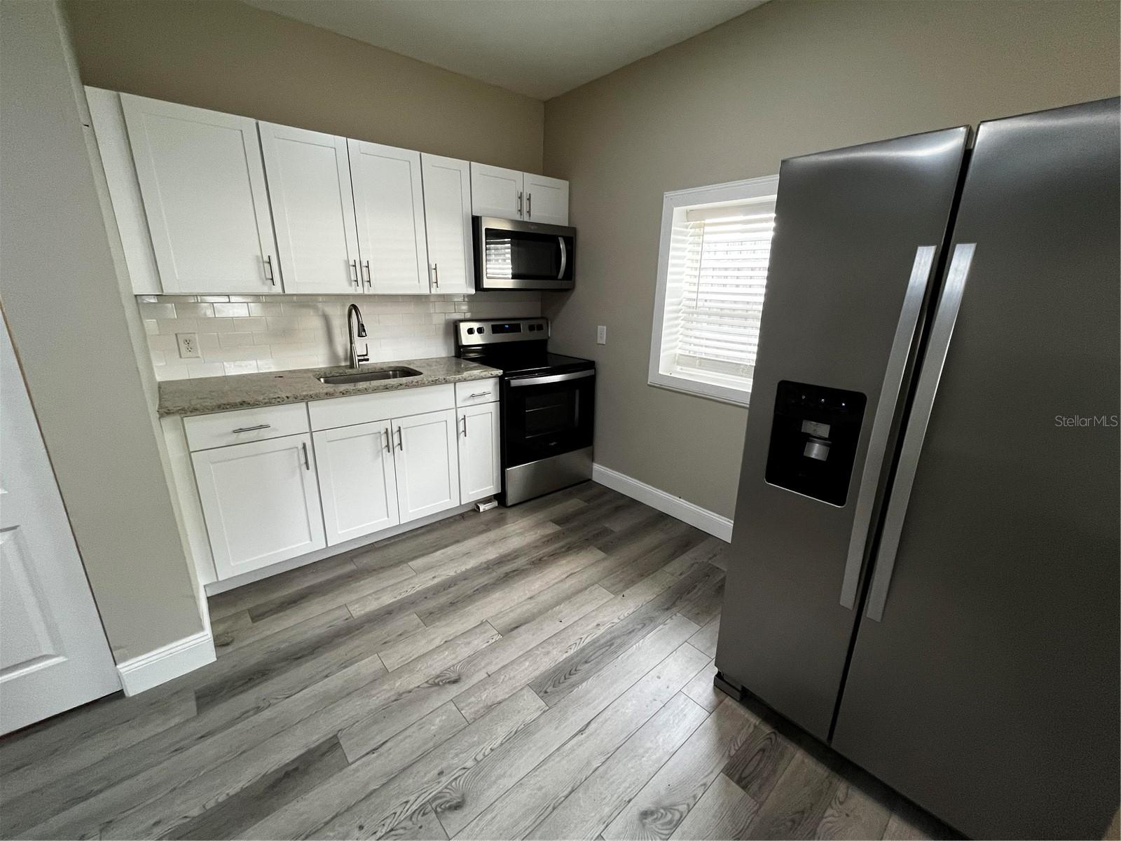 Image 13 of 34 For 402 Emma Street