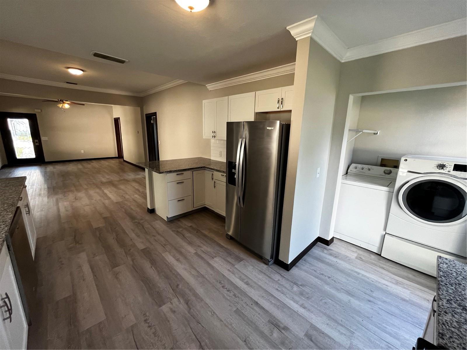 Image 14 of 34 For 402 Emma Street