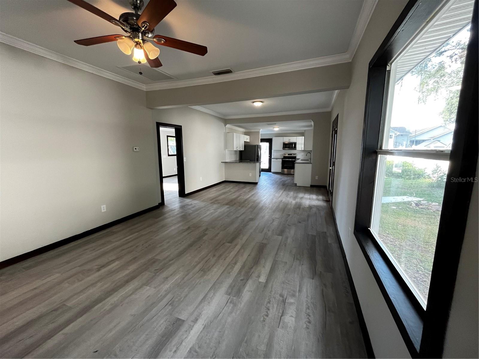 Image 16 of 34 For 402 Emma Street