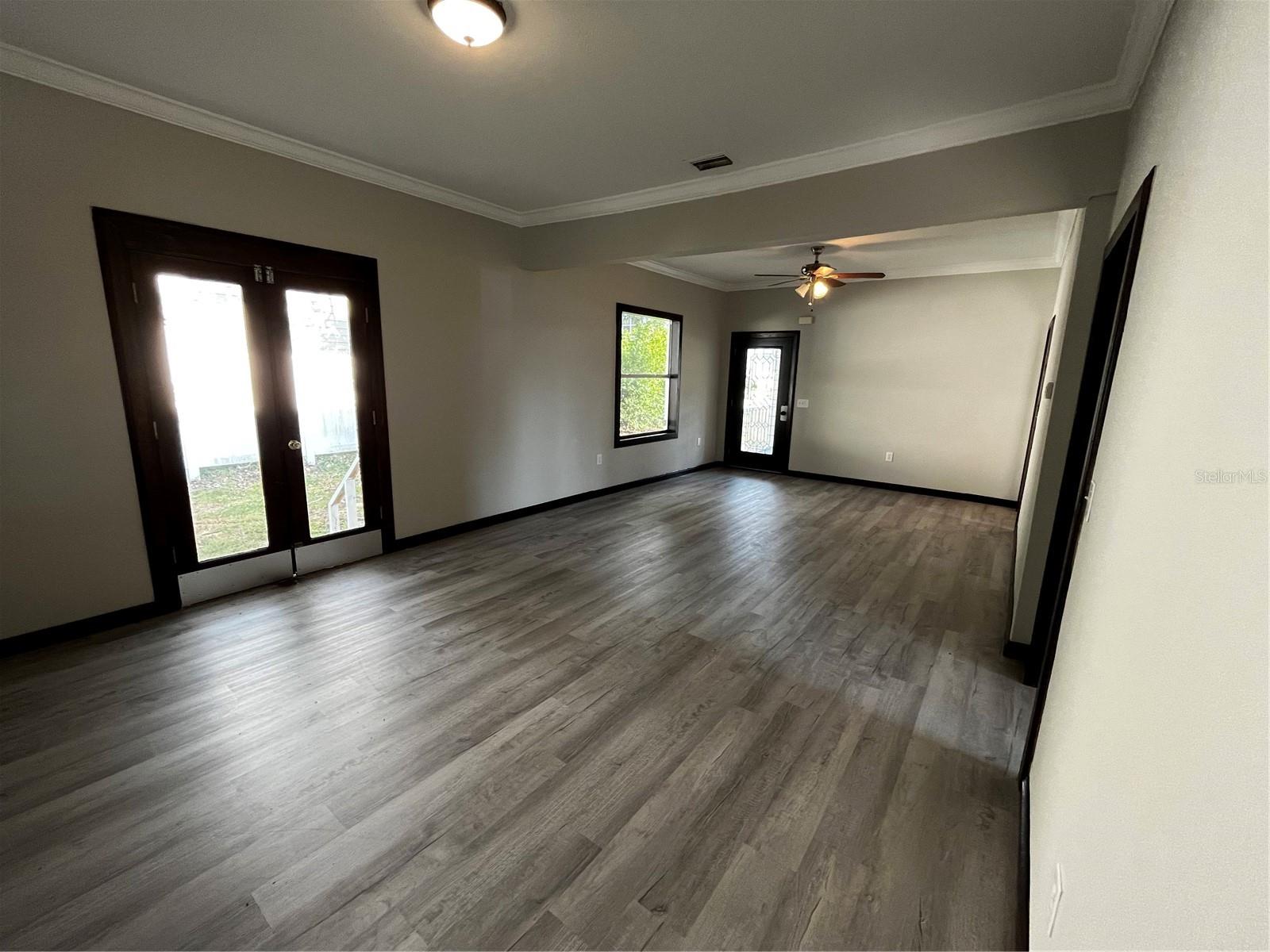 Image 17 of 34 For 402 Emma Street