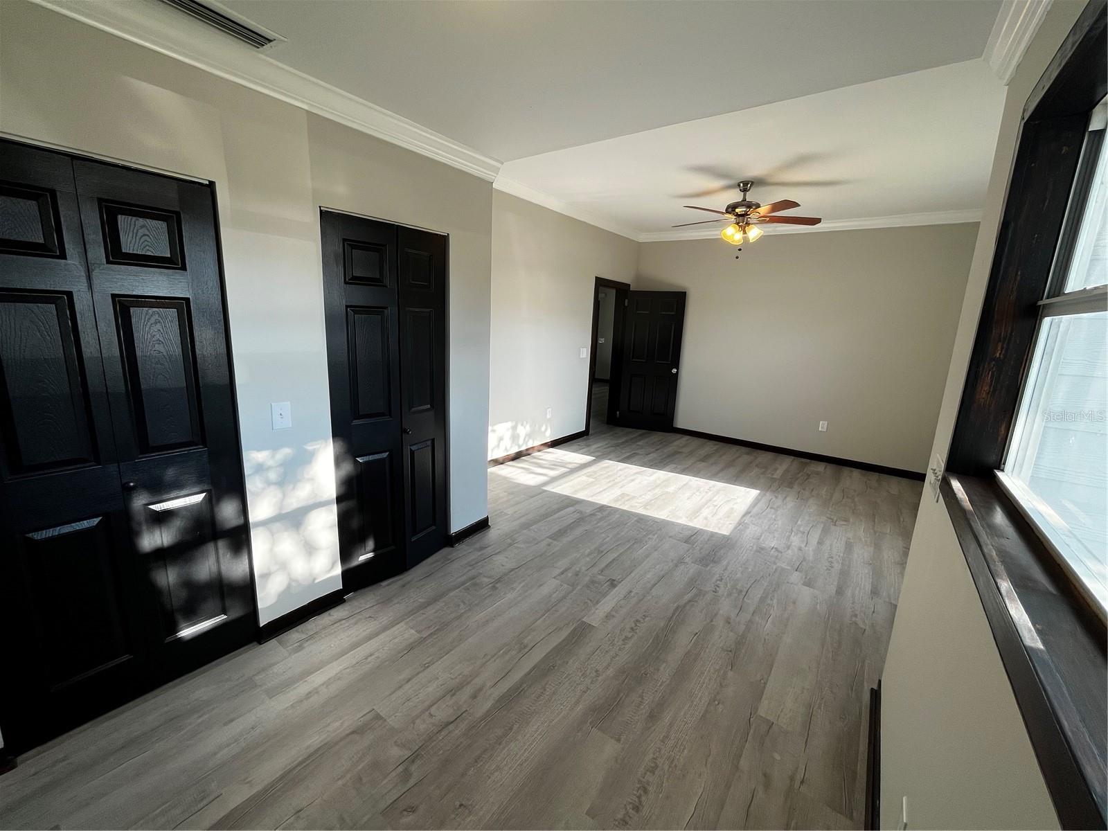 Image 18 of 34 For 402 Emma Street