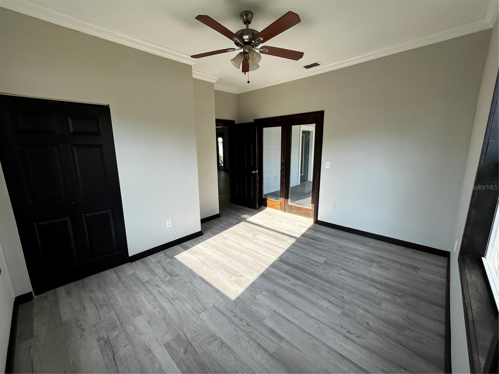 Image 20 of 34 For 402 Emma Street