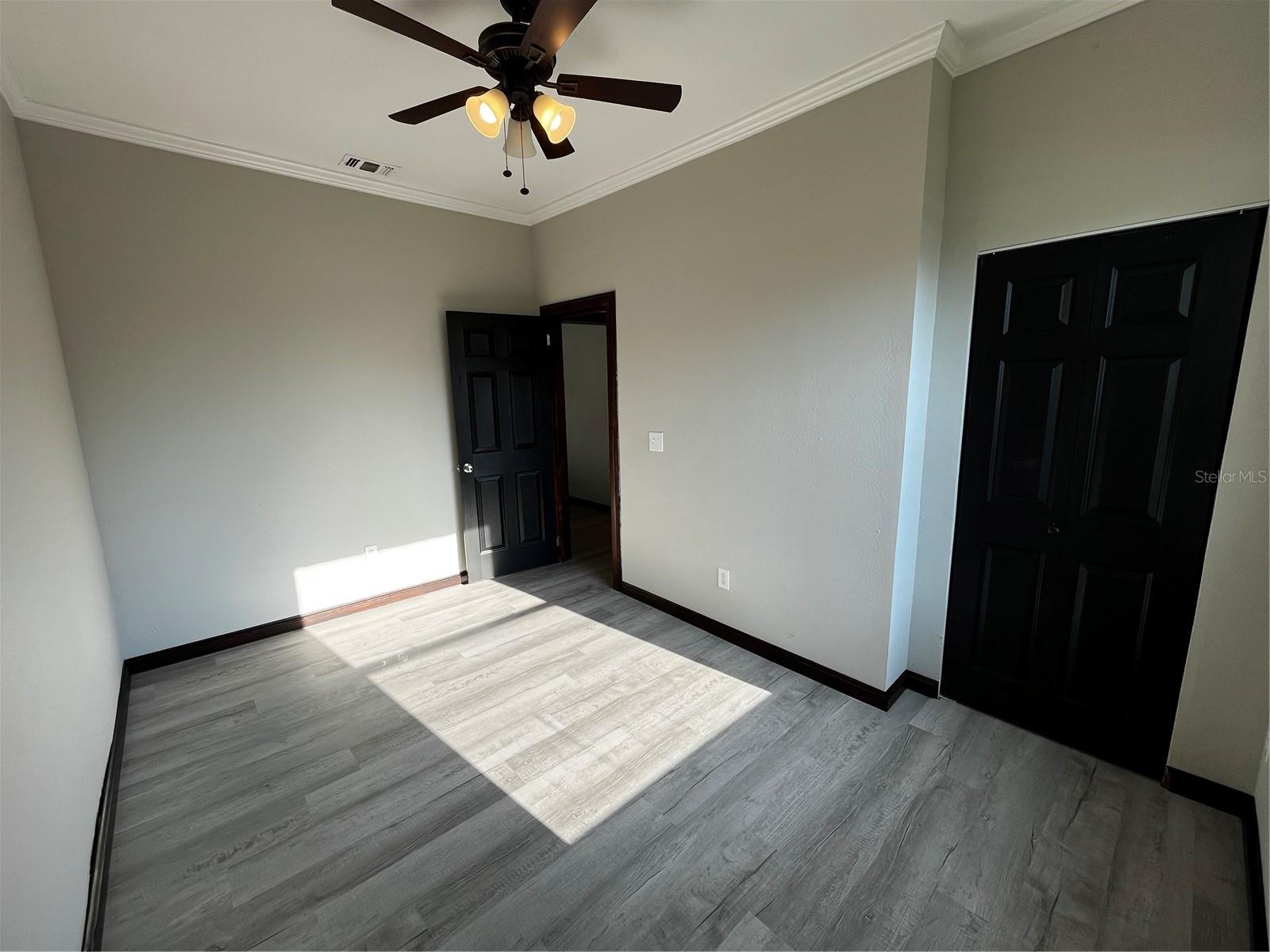 Image 21 of 34 For 402 Emma Street