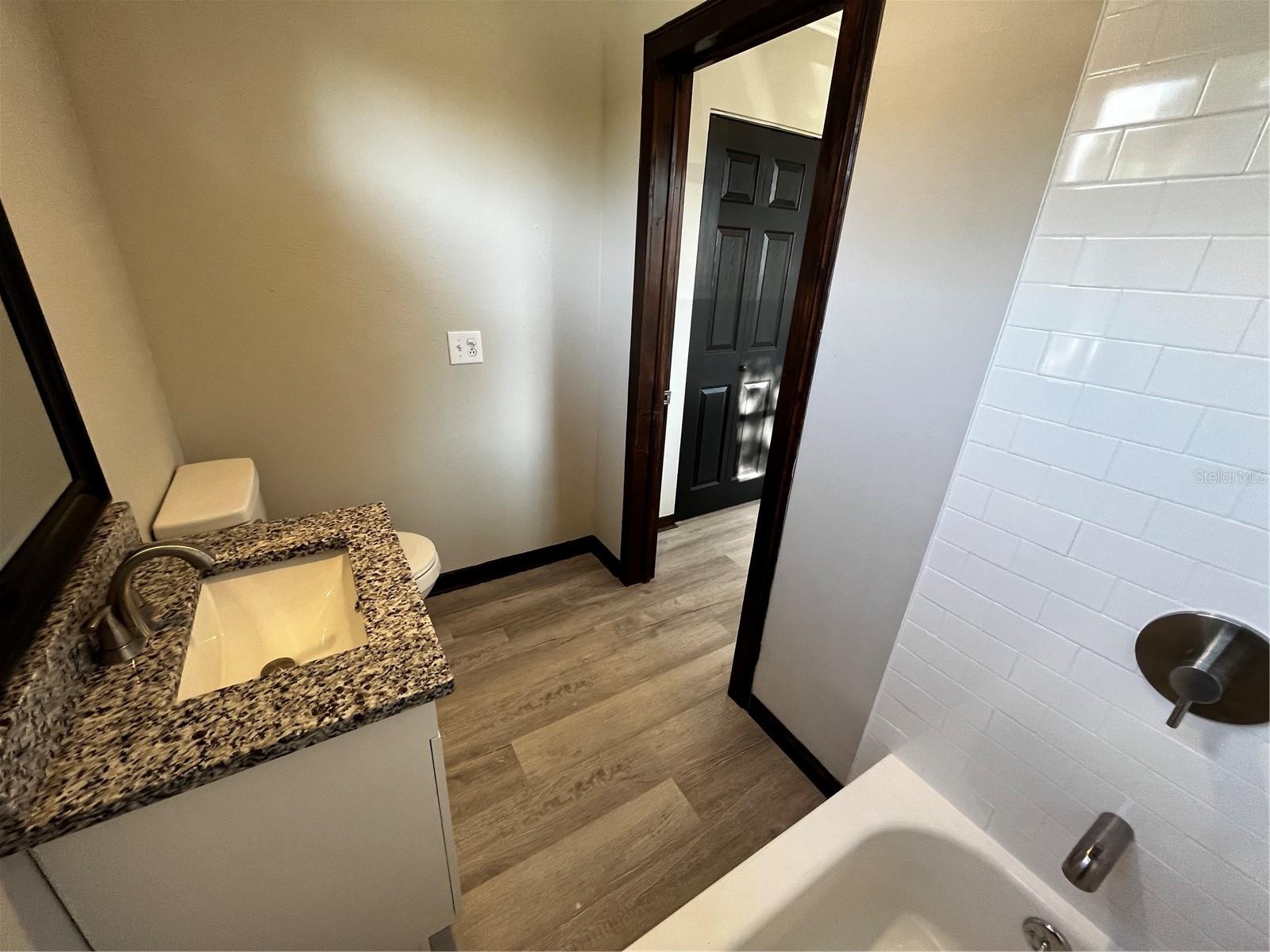 Image 26 of 34 For 402 Emma Street