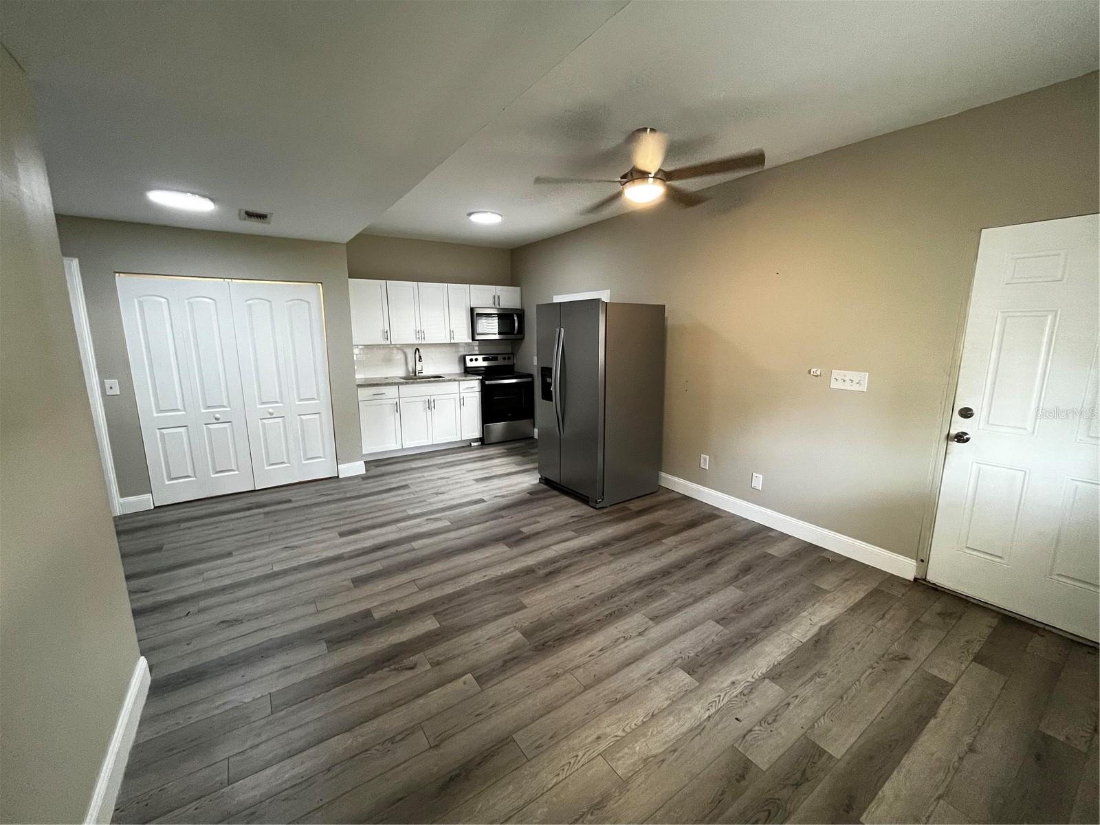 Image 28 of 34 For 402 Emma Street