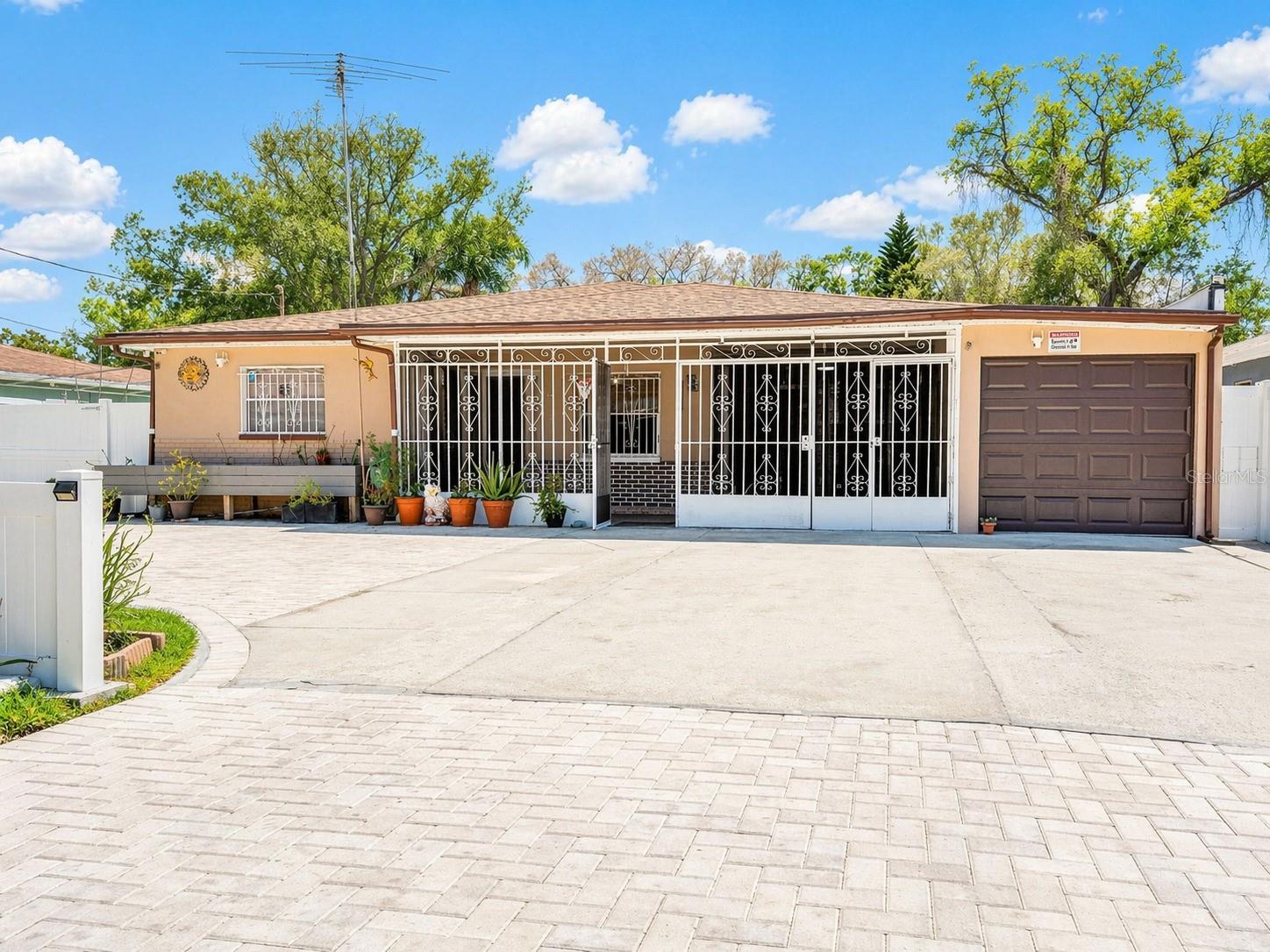 Image 2 of 36 For 1508 Knollwood Street