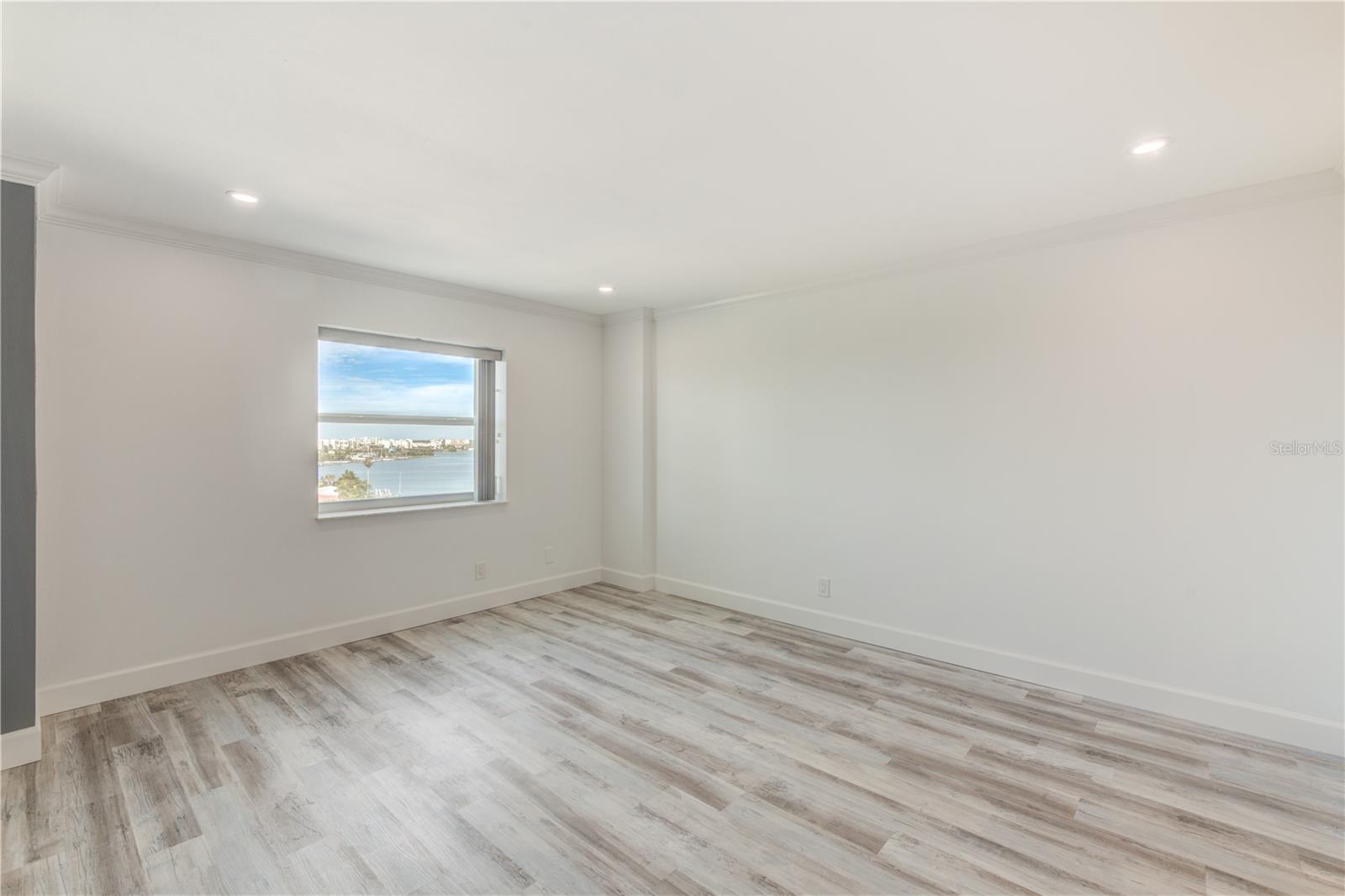 Image 10 of 23 For 400 64th Avenue 901