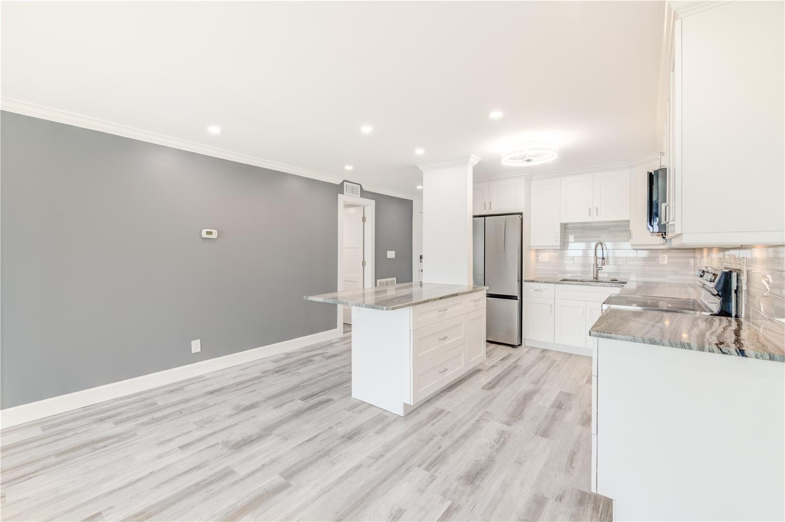 Image 4 of 23 For 400 64th Avenue 901