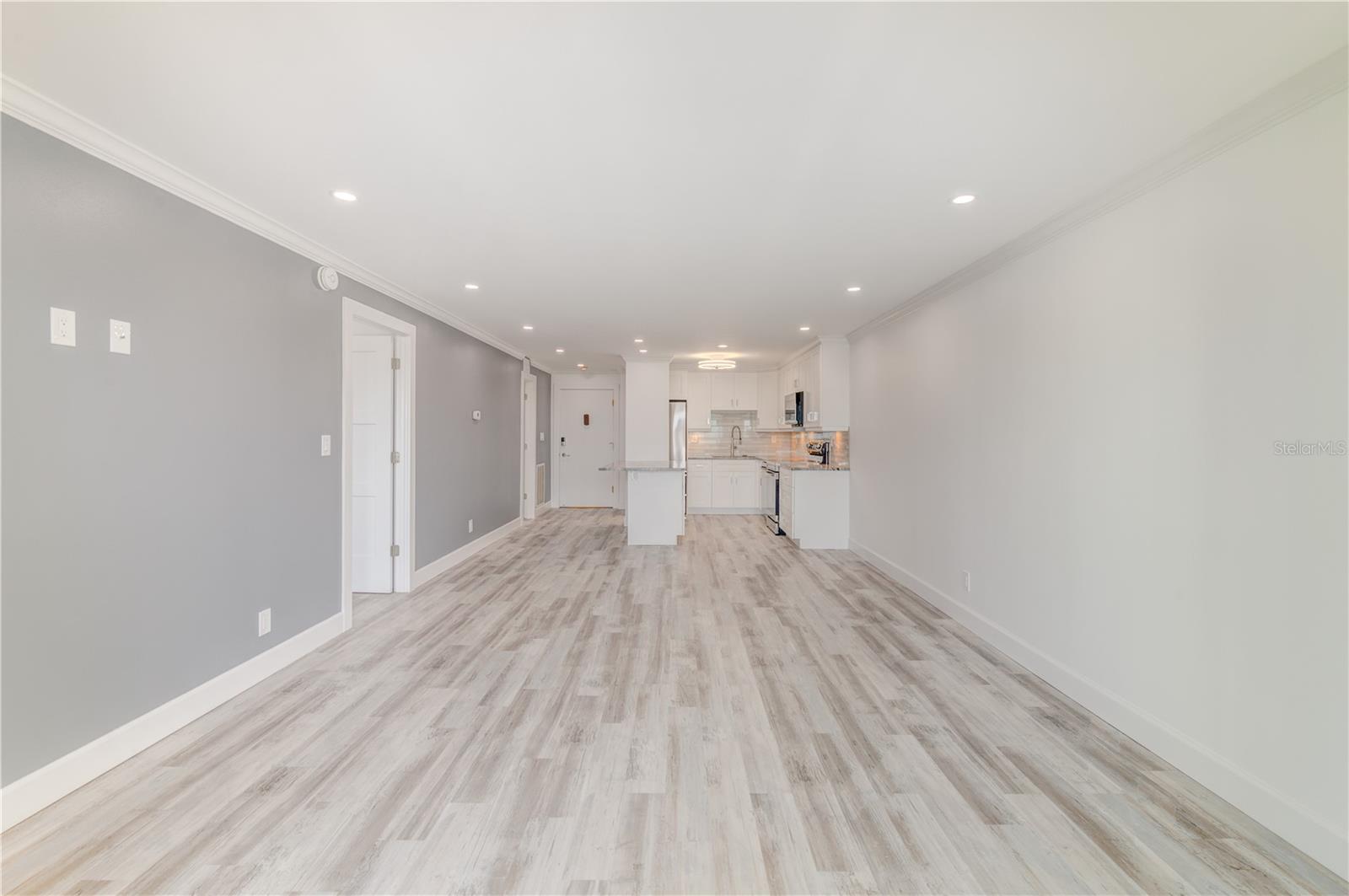 Image 6 of 23 For 400 64th Avenue 901