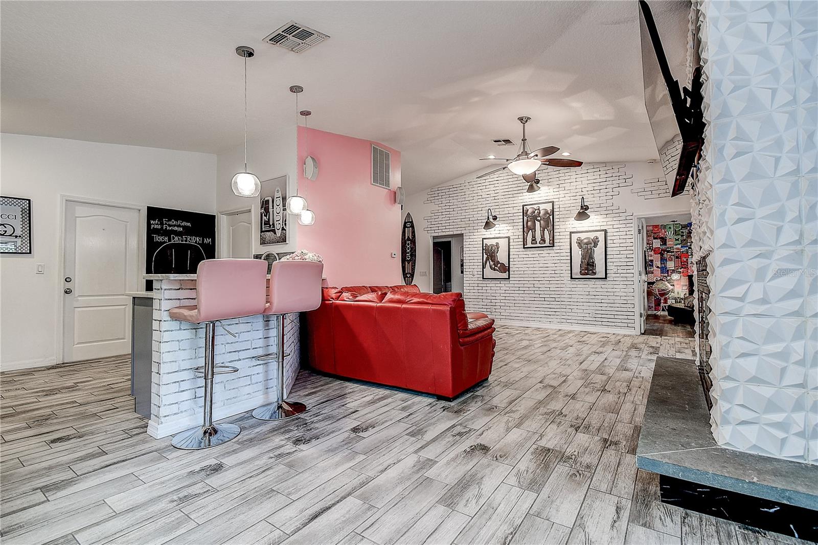 Listing photo id 8 for 9641 Fulton Avenue