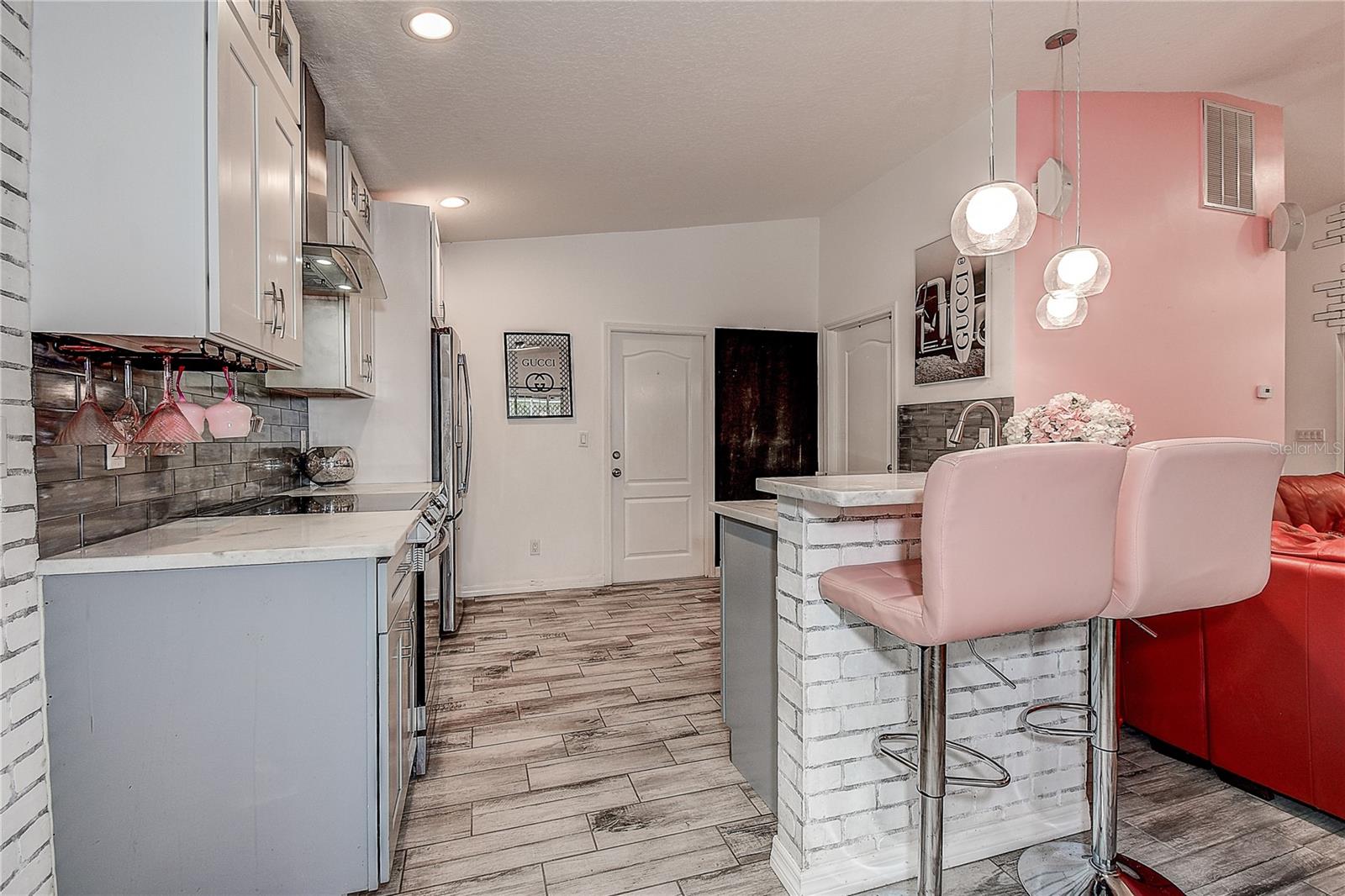 Listing photo id 9 for 9641 Fulton Avenue