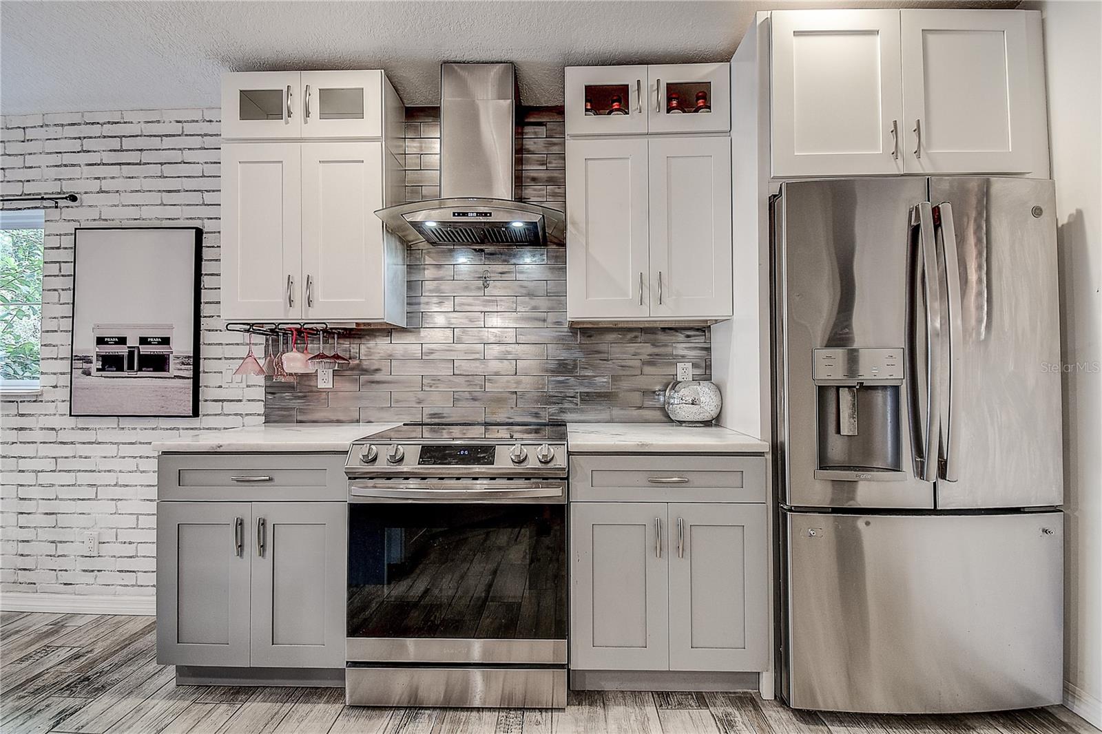 Listing photo id 14 for 9641 Fulton Avenue