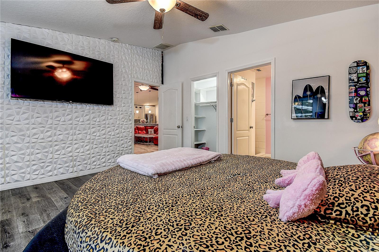 Listing photo id 17 for 9641 Fulton Avenue