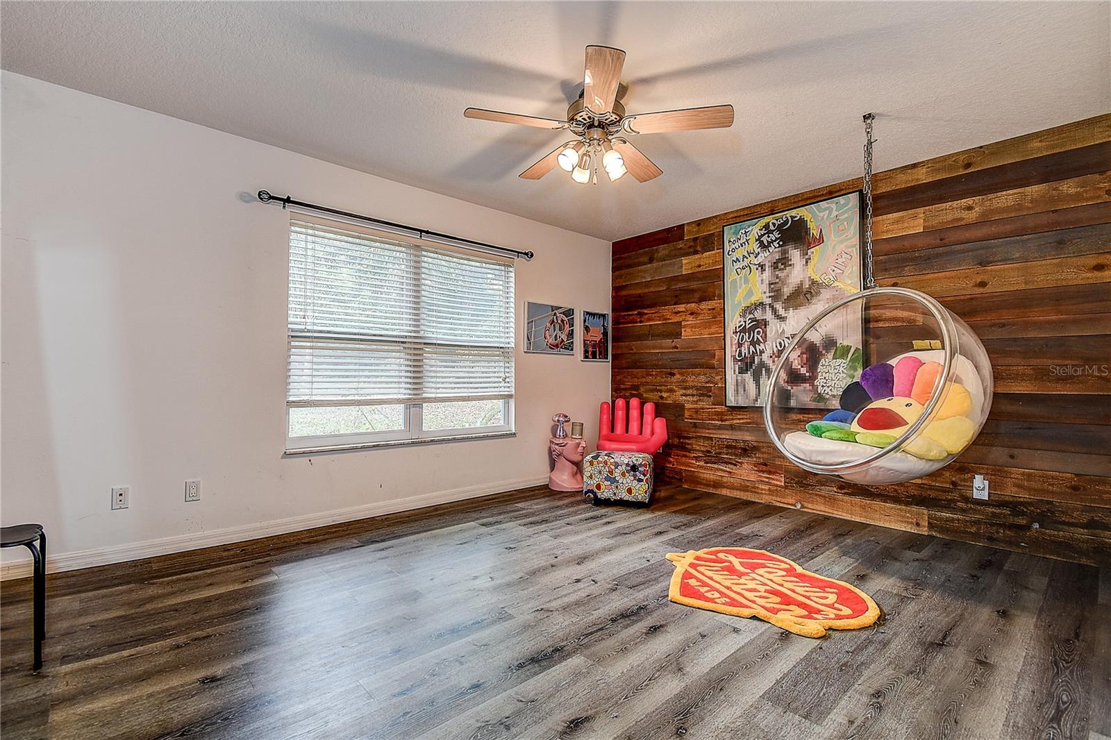 Listing photo id 20 for 9641 Fulton Avenue