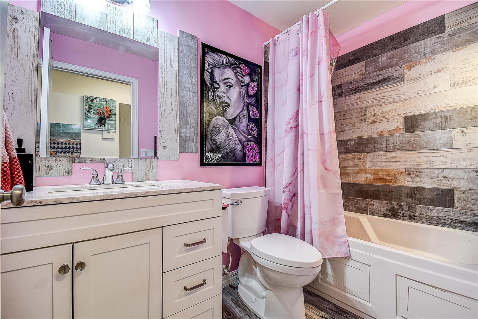 Listing photo id 22 for 9641 Fulton Avenue