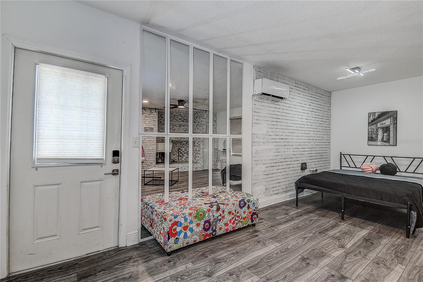 Listing photo id 26 for 9641 Fulton Avenue