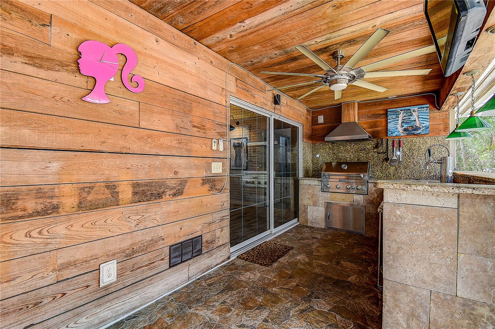 Listing photo id 27 for 9641 Fulton Avenue