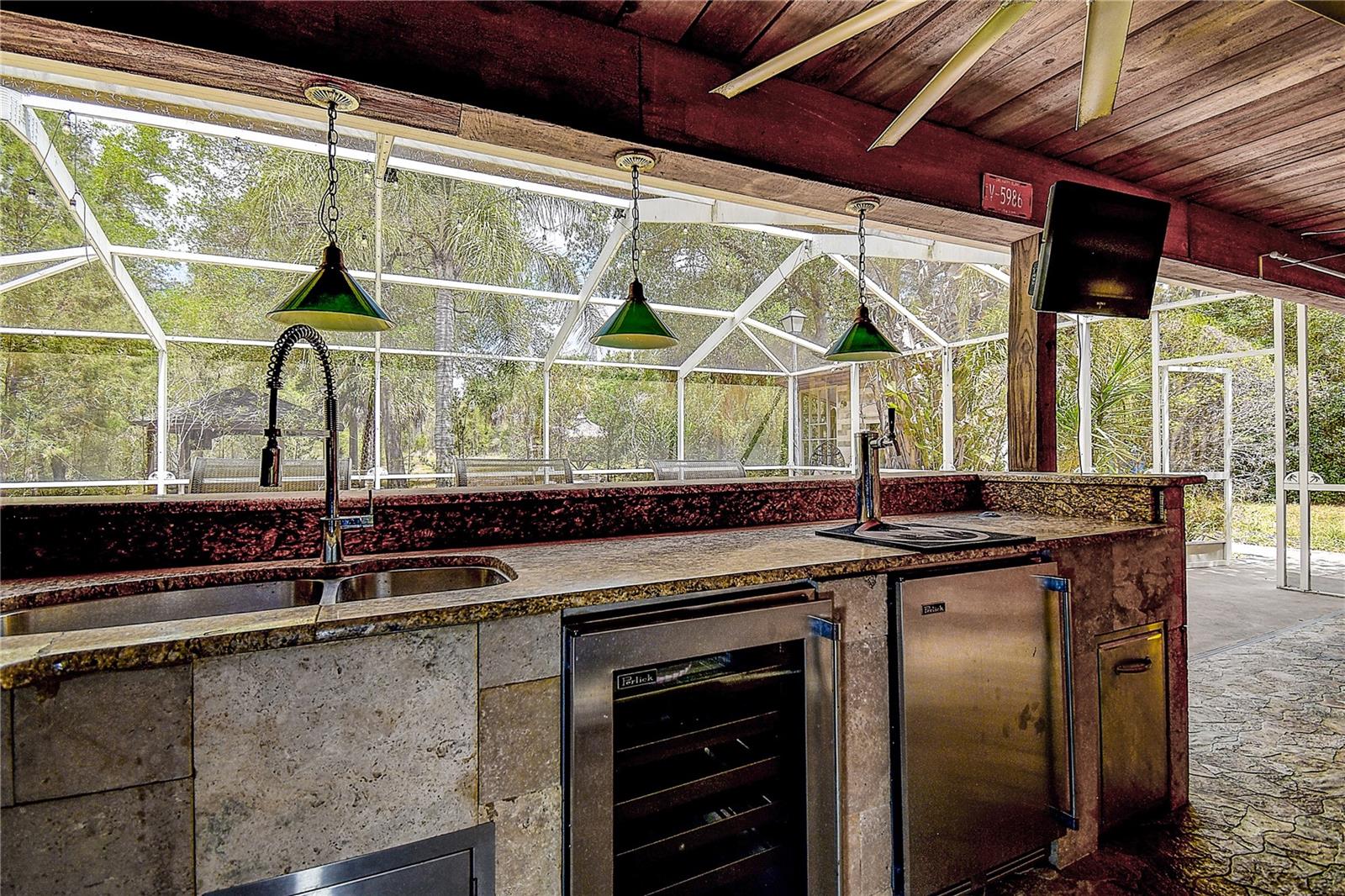 Listing photo id 30 for 9641 Fulton Avenue