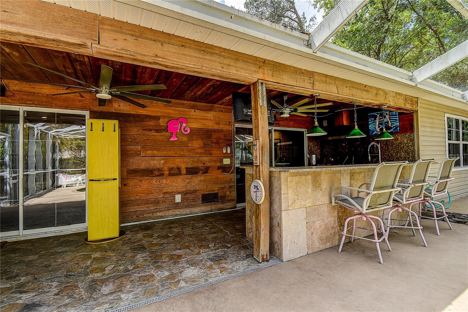 Listing photo id 31 for 9641 Fulton Avenue