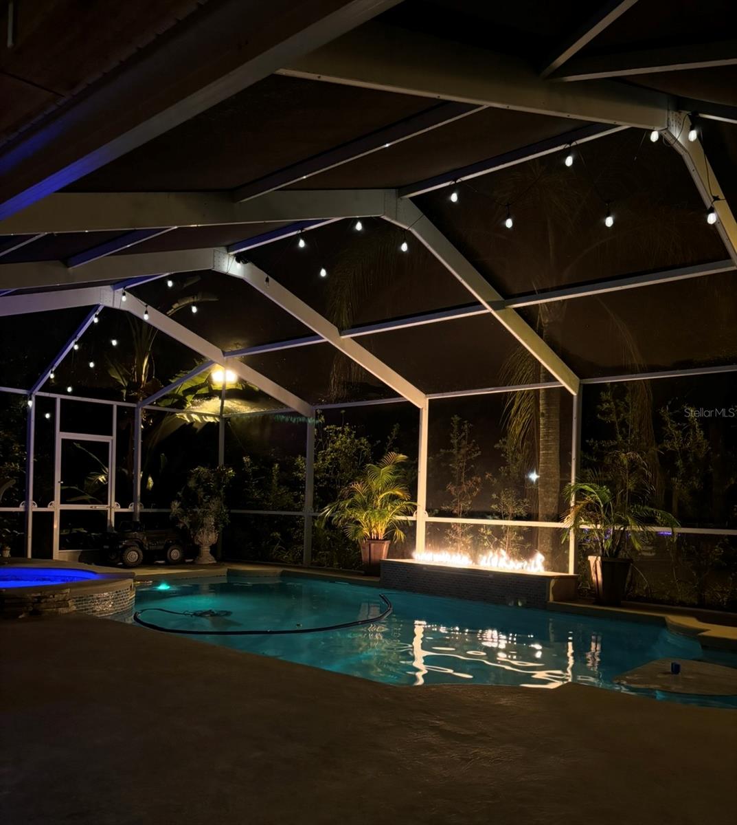 Listing photo id 34 for 9641 Fulton Avenue