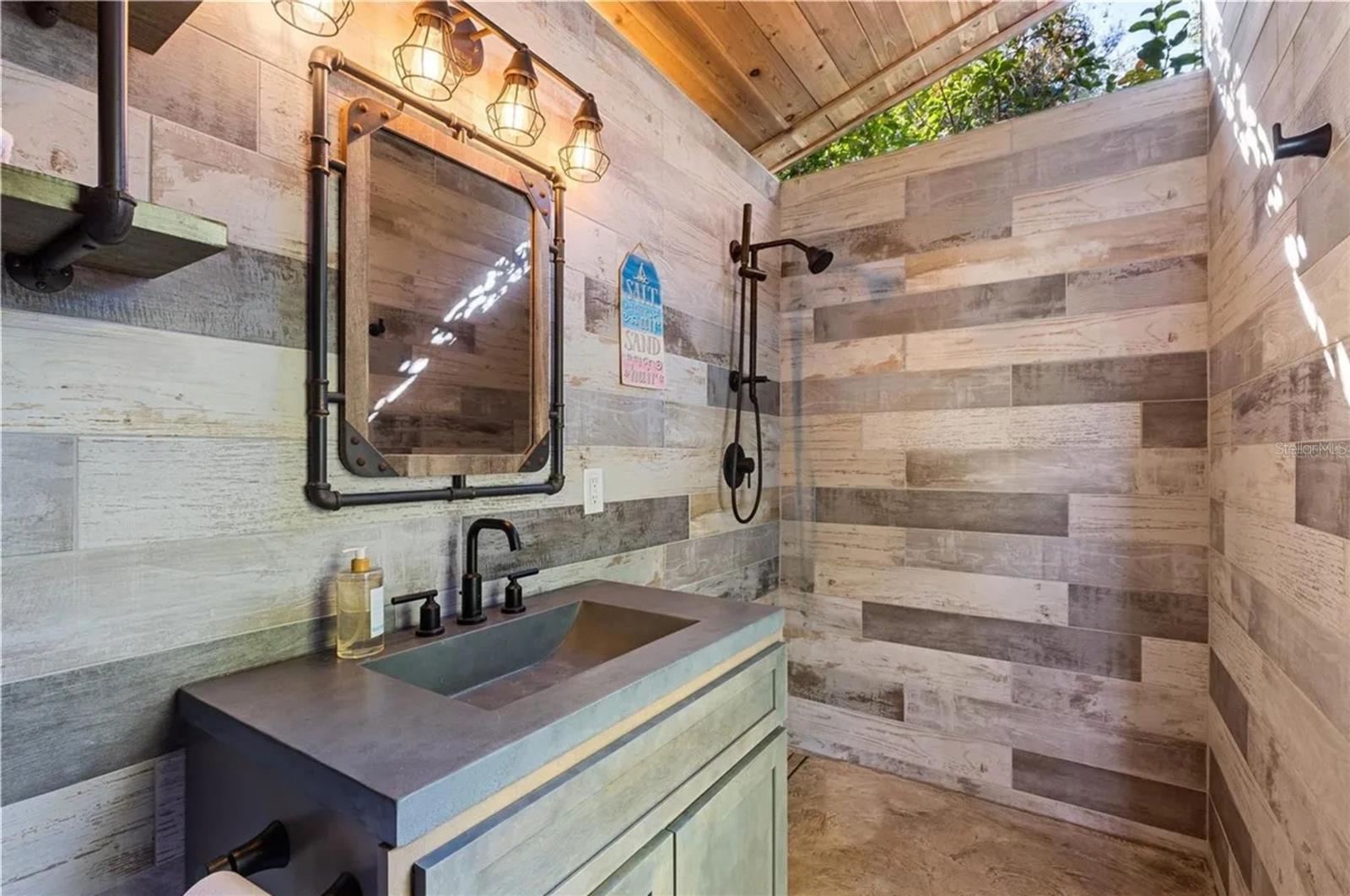 Listing photo id 37 for 9641 Fulton Avenue