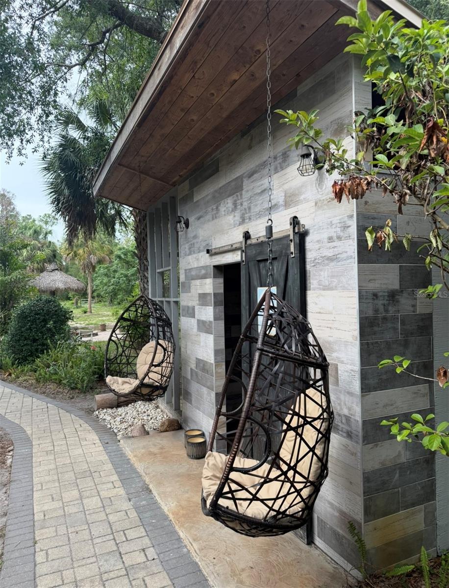 Listing photo id 39 for 9641 Fulton Avenue