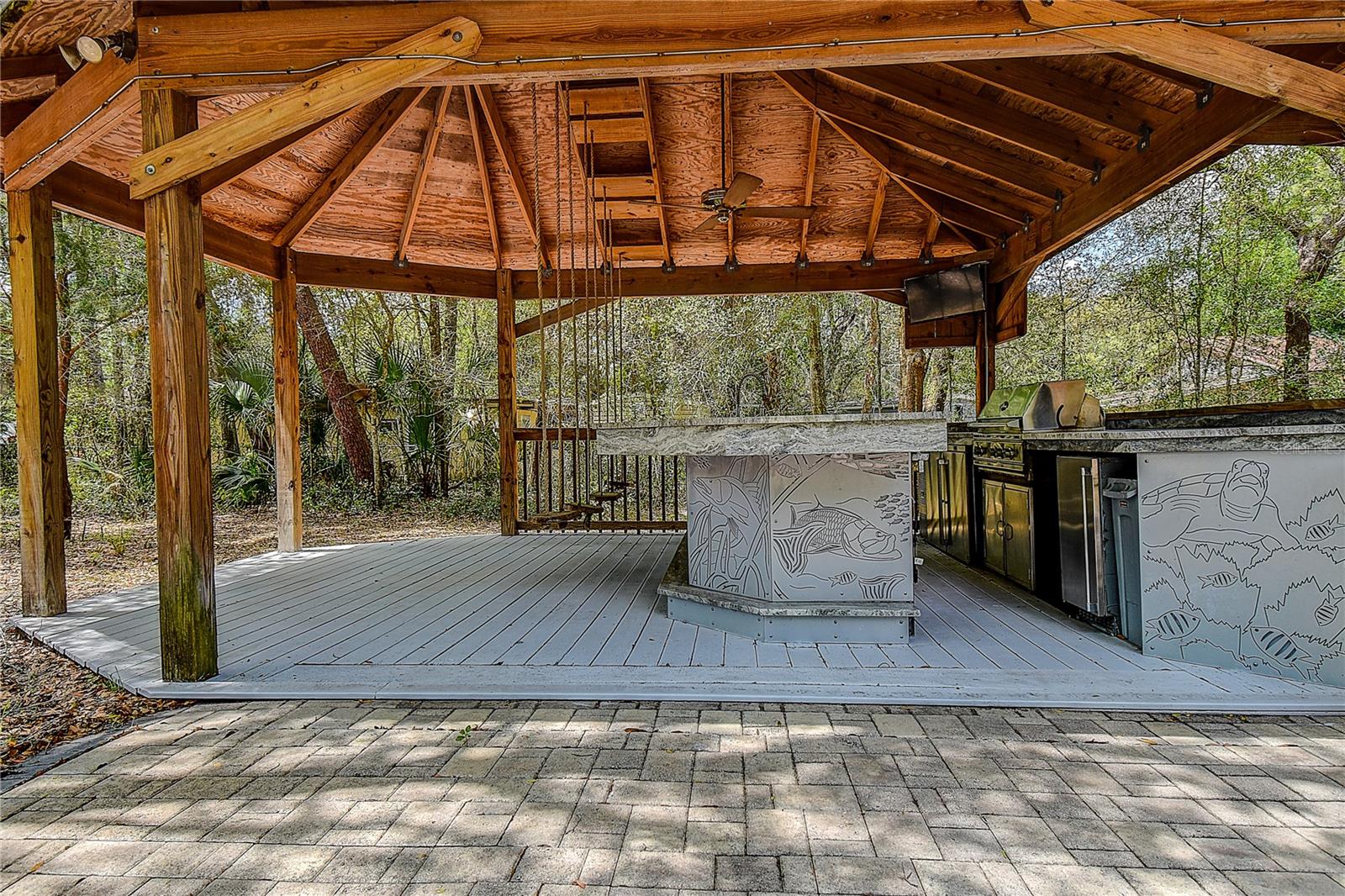 Listing photo id 40 for 9641 Fulton Avenue