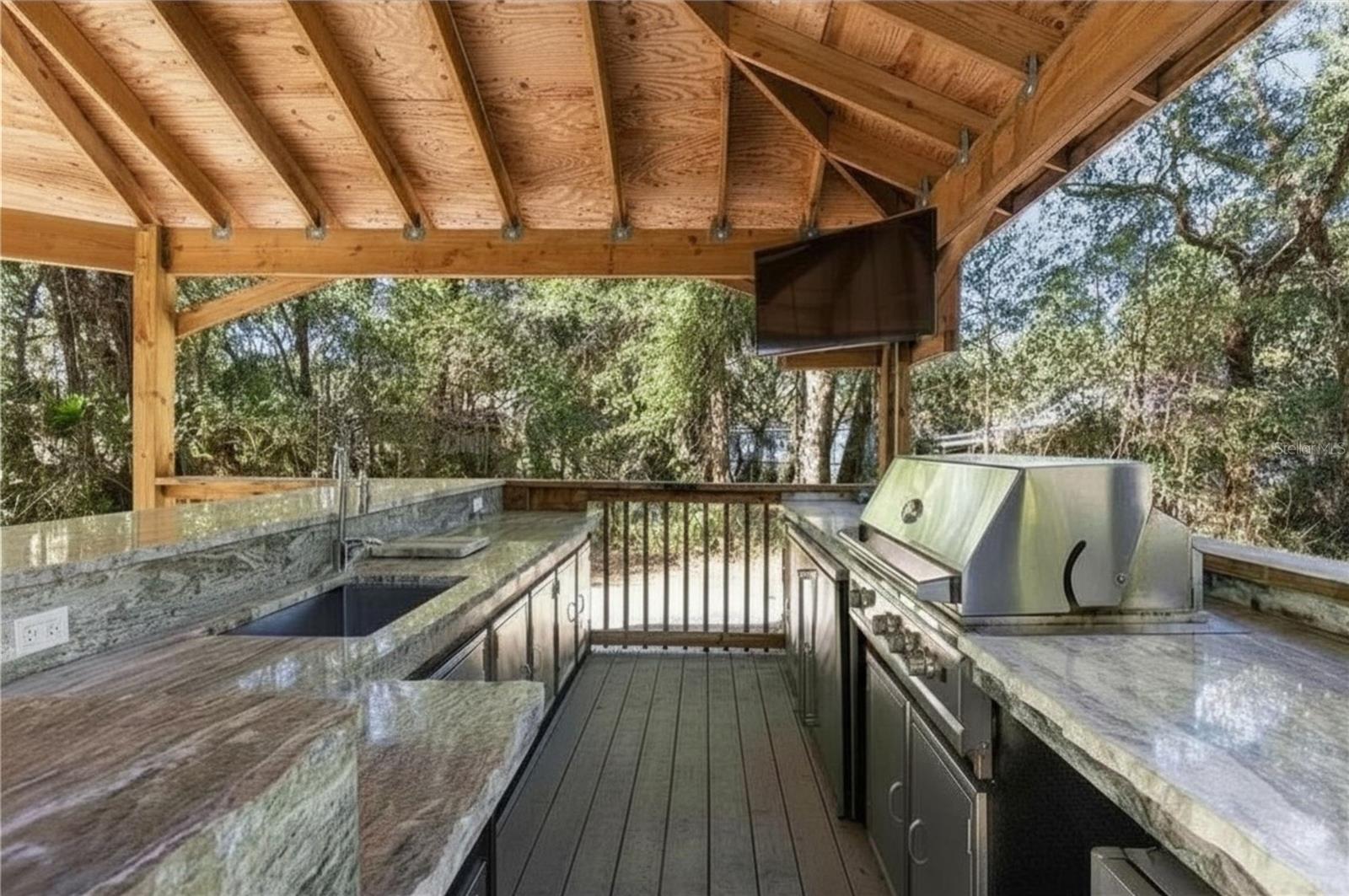 Listing photo id 43 for 9641 Fulton Avenue