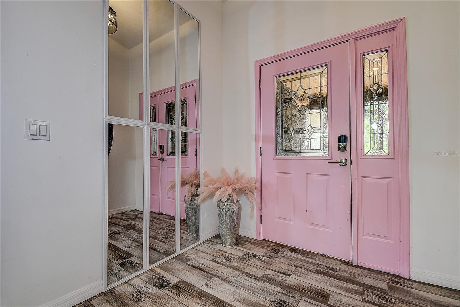 Listing photo id 3 for 9641 Fulton Avenue