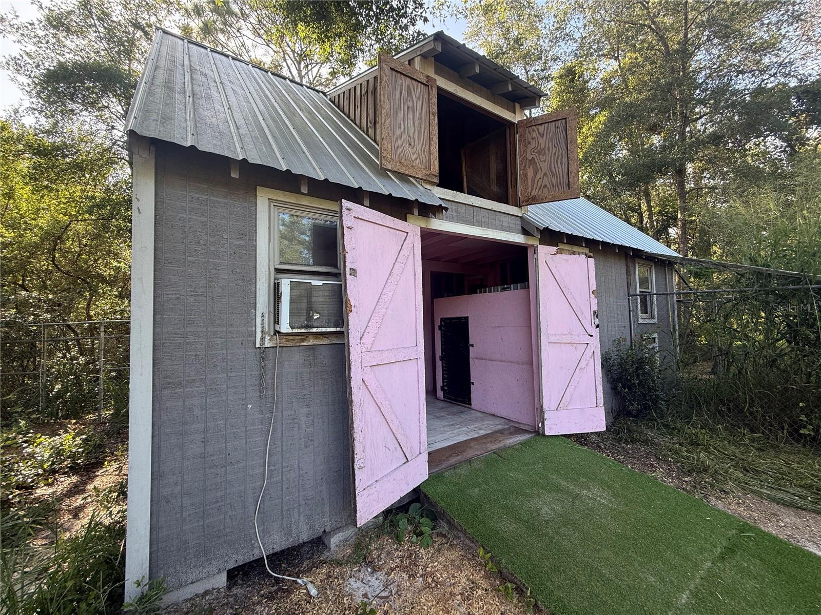 Listing photo id 49 for 9641 Fulton Avenue