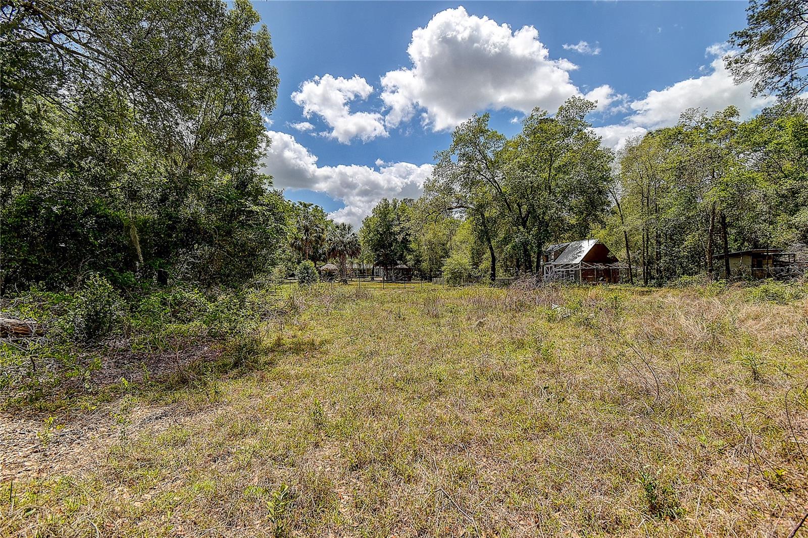 Listing photo id 51 for 9641 Fulton Avenue