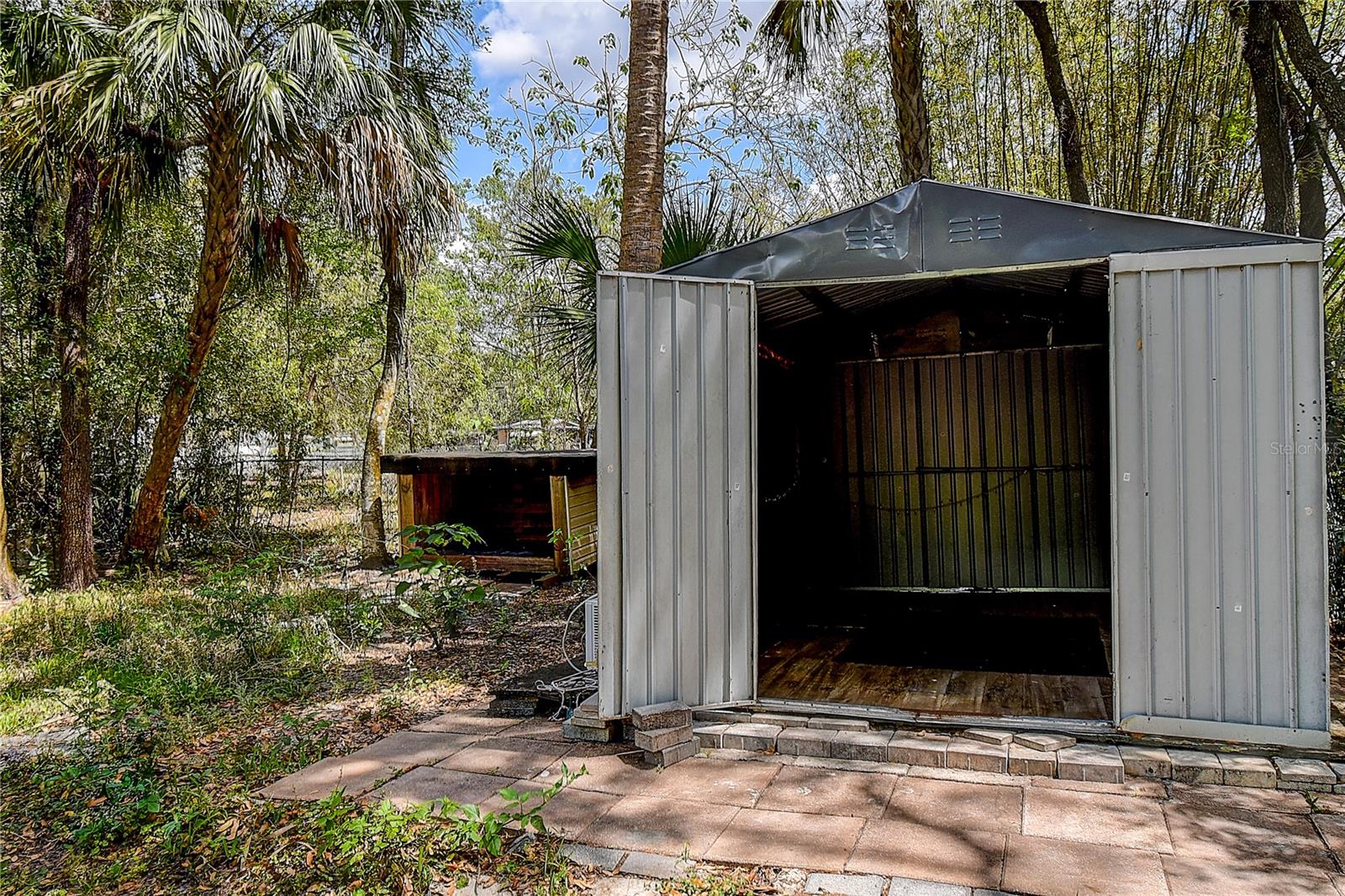 Listing photo id 52 for 9641 Fulton Avenue