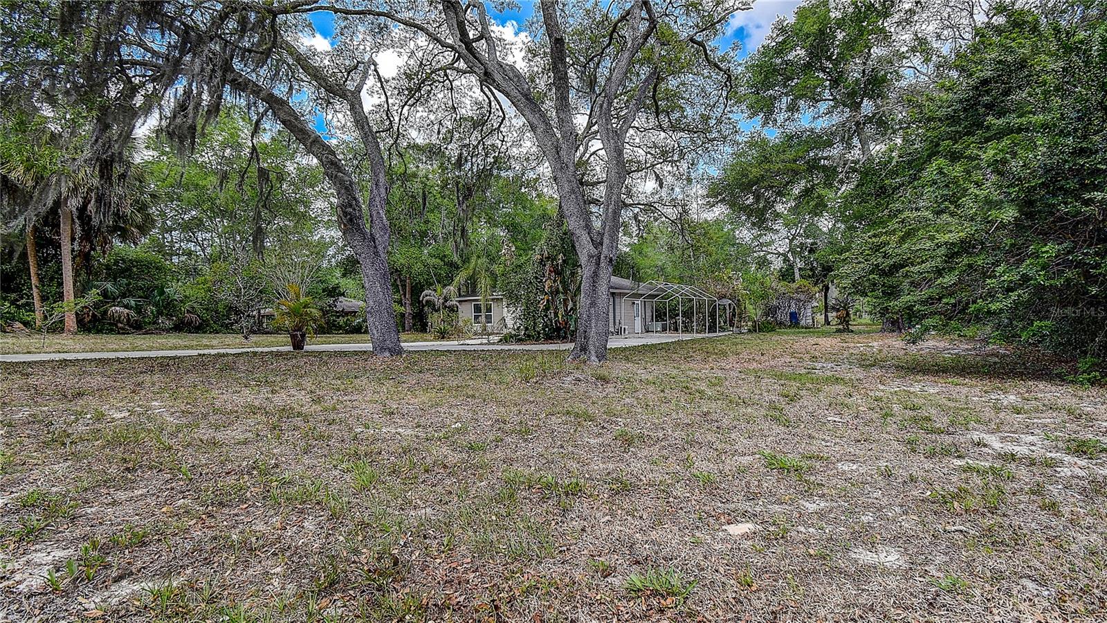 Listing photo id 54 for 9641 Fulton Avenue