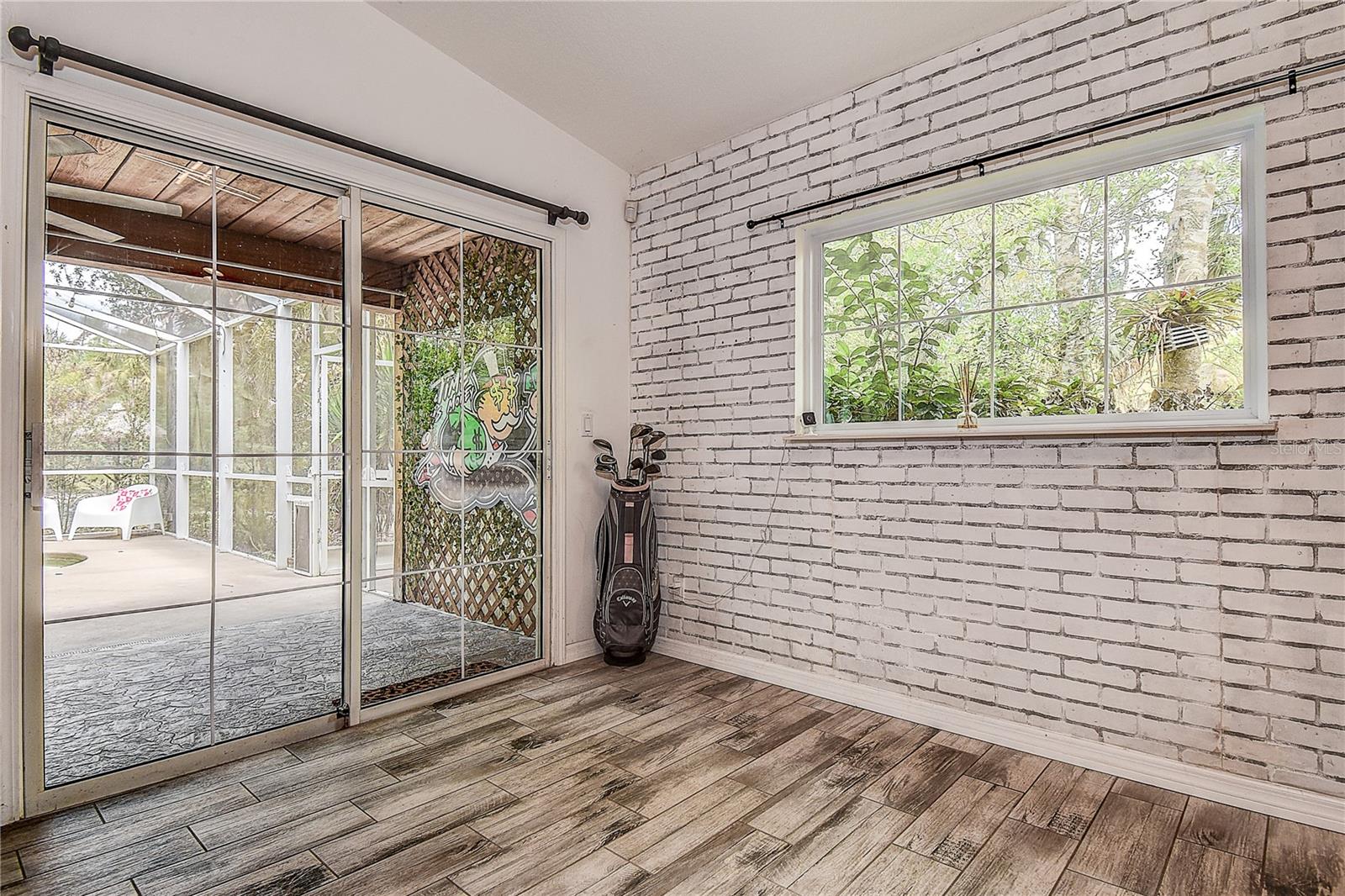 Listing photo id 7 for 9641 Fulton Avenue