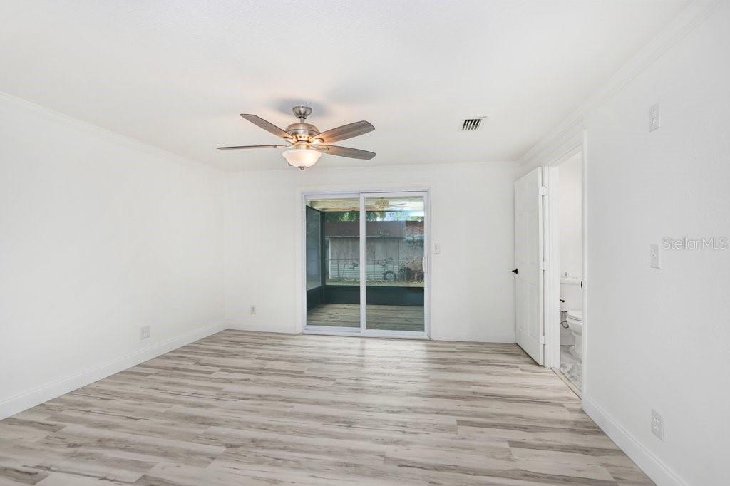 Image 32 of 39 For 906 Woodlawn Avenue