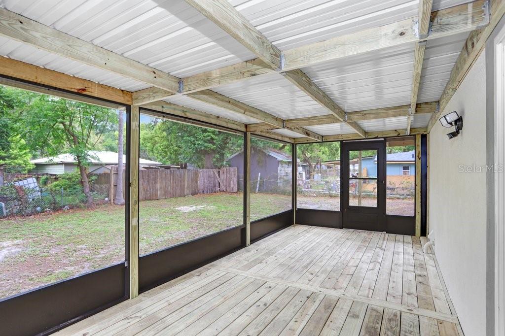 Image 36 of 39 For 906 Woodlawn Avenue