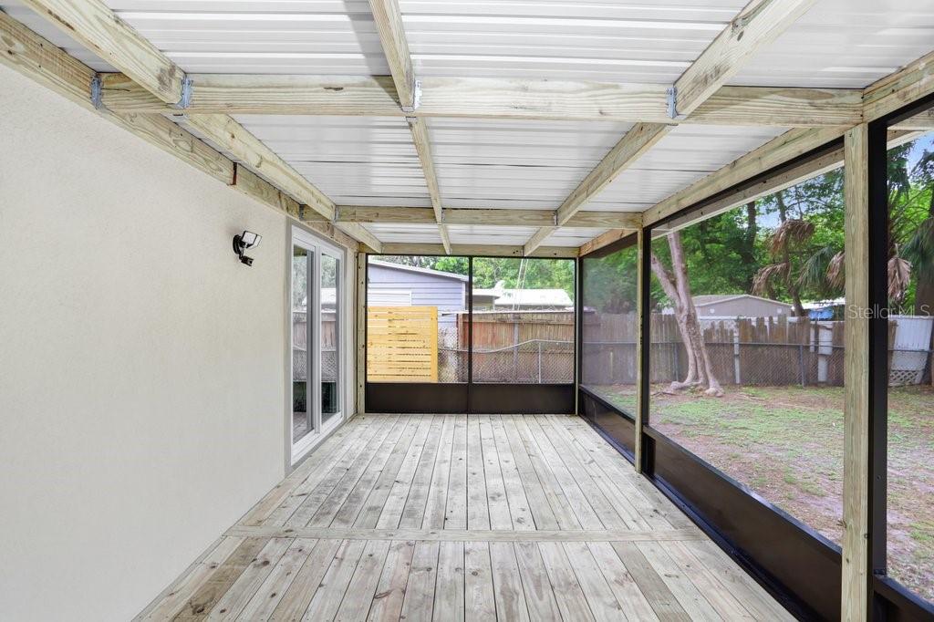 Image 37 of 39 For 906 Woodlawn Avenue