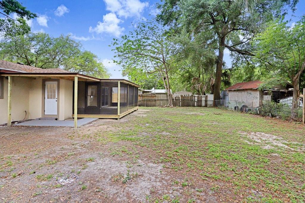 Image 38 of 39 For 906 Woodlawn Avenue