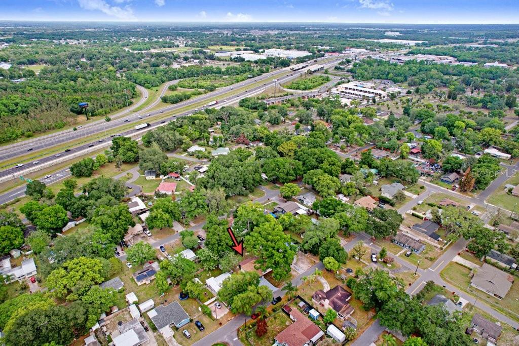 Image 7 of 39 For 906 Woodlawn Avenue