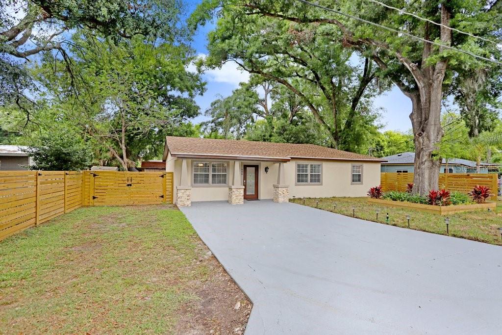 Image 9 of 39 For 906 Woodlawn Avenue